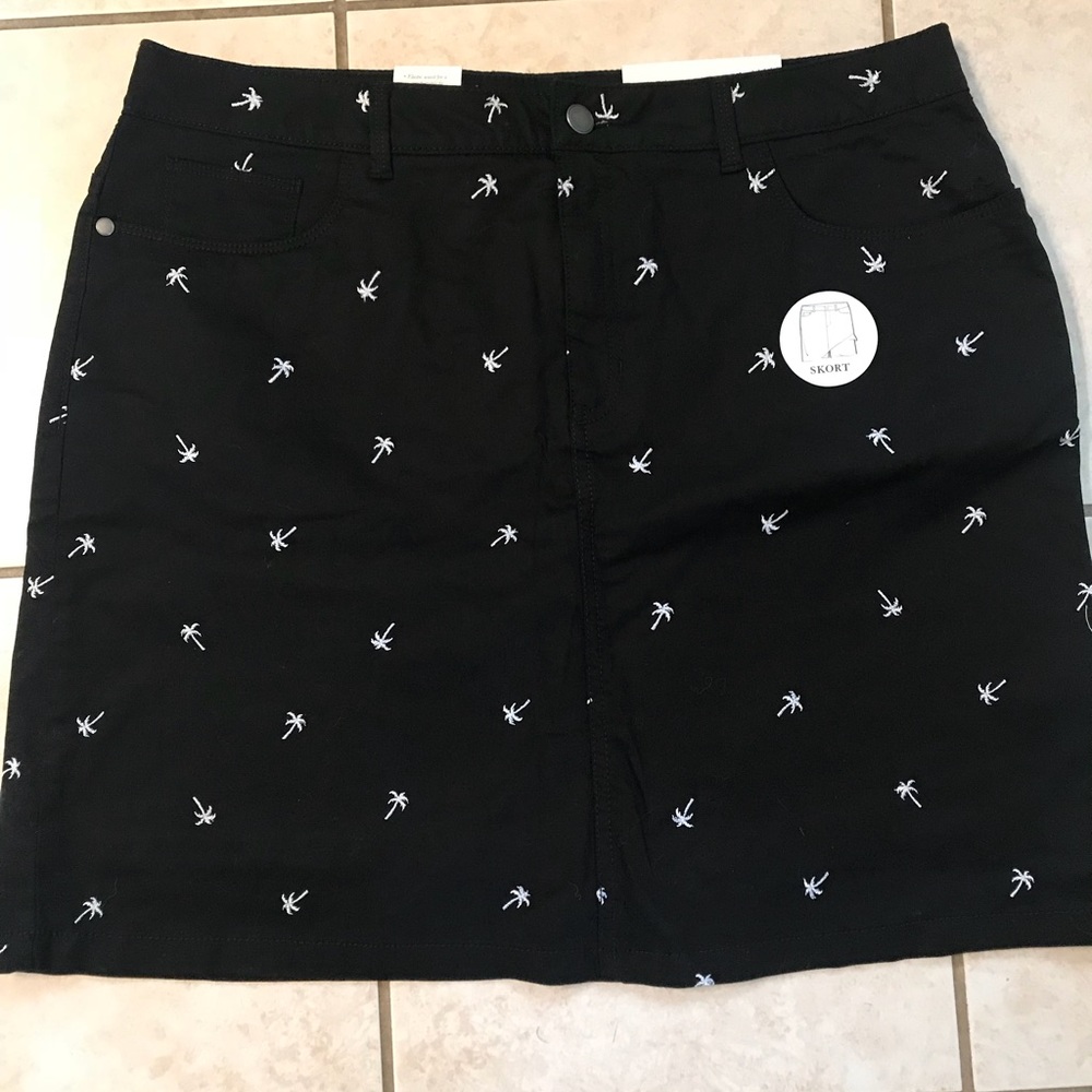 NWT skort